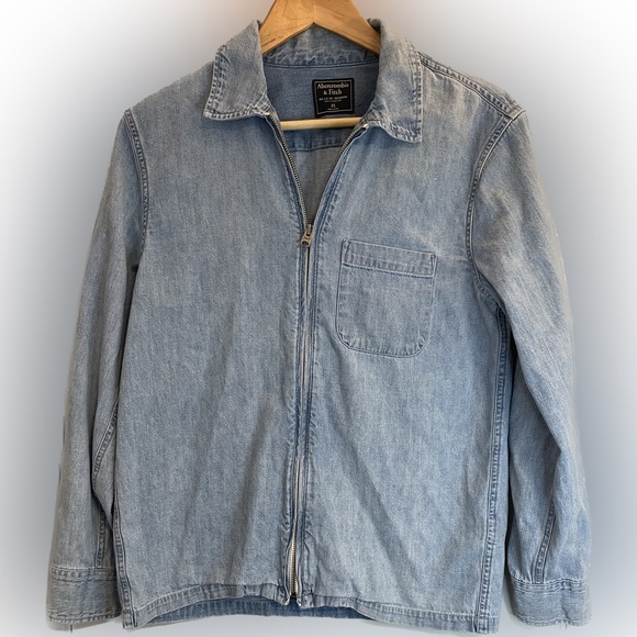Abercrombie & Fitch Tops - Abercrombie & Fitch Denim Shirt size XS